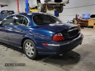 2000 Jaguar S-Type V8 z VIN SAJDA01D3YGL47987, wystawiony jako Copart lot #60103145 z przebiegiem 110 742 mil mil oraz Czysty tytuł • Clean title. Historia ofert i sprzedaży dostępna na DreamBid. Obrazek 3.
