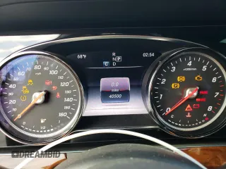 2019 Mercedes-Benz E-Class E 300 with VIN WDDZF4JB8KA642319, listed as a Copart auction lot 71752612 with 40,500 mi miles. Bid and sale history available at carsss.com. Image 9.