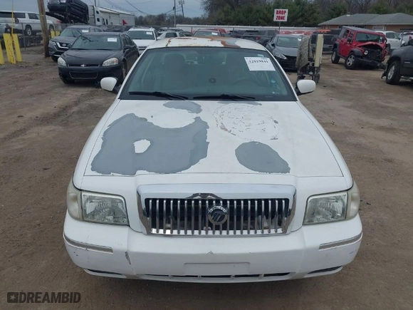 2006 Mercury Grand Marquis LS Premium with VIN 2MEFM75W16X632759, listed as a IAAI auction lot 42019841 with 81,501 mi miles. Bid and sale history available at carsss.com. Image 6.