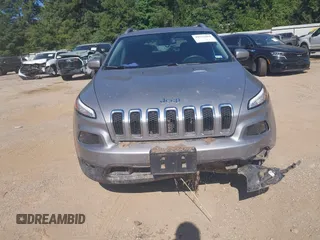 2018 Jeep Cherokee Latitude with VIN 1C4PJLCX1JD531305, listed as a IAAI auction lot 39712464 with 109,804 mi miles. Bid and sale history available at carsss.com. Image 6.
