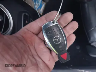 2016 Mercedes-Benz C 63 S AMG z VIN 55SWF8HB7GU163686, wystawiony jako IAAI lot #40884579 z przebiegiem Nie podano mil oraz . Historia ofert i sprzedaży dostępna na DreamBid. Obrazek 11.