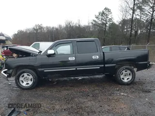 2006 Chevrolet Silverado 1500 LT1 with VIN 2GCEK13T761105028, listed as a IAAI auction lot 41541117 with 356,517 mi miles. Bid and sale history available at carsss.com. Image 14.