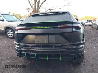 2023 Lamborghini Urus S z VIN ZPBUB3ZL5PLA27321, wystawiony jako IAAI lot #40938653 z przebiegiem 9 023 mil mil oraz . Historia ofert i sprzedaży dostępna na DreamBid. Obrazek 16.