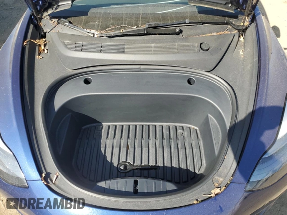 2023 Tesla Model 3 z VIN 5YJ3E1EA5PF547556, wystawiony jako Copart lot #52799655 z przebiegiem 5 242 mil mil oraz Szkoda całkowita • Salvage title. Historia ofert i sprzedaży dostępna na DreamBid. Obrazek 11.