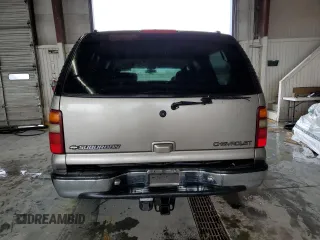 2001 Chevrolet Suburban LS with VIN 3GNEC16T01G210929, listed as a Copart auction lot 72276304 with 317,653 mi miles and Salvage Title. Bid and sale history available at carsss.com. Image 6.