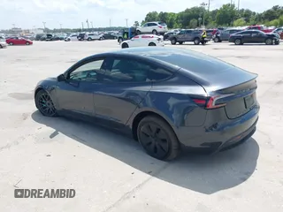 2024 Tesla Model 3 z VIN 5YJ3E1EAXRF864719, wystawiony jako IAAI lot #42129944 z przebiegiem 3 776 mil mil oraz . Historia ofert i sprzedaży dostępna na DreamBid. Obrazek 3.