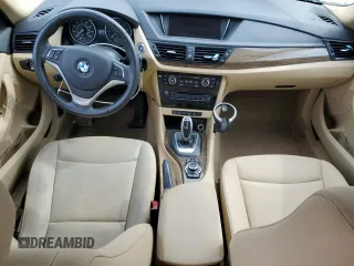 2013 BMW X1 xDrive28i z VIN WBAVL1C59DVR83695, wystawiony jako Copart lot #53530785 z przebiegiem Nie podano mil oraz Czysty tytuł • Clean title. Historia ofert i sprzedaży dostępna na DreamBid. Obrazek 8.