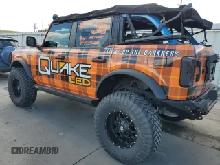 2021 Ford Bronco z VIN 1FMEE5BP9MLA70790, wystawiony jako Copart lot #61759644 z przebiegiem 2 741 mil mil oraz Szkoda całkowita • Salvage title. Historia ofert i sprzedaży dostępna na DreamBid. Obrazek 2.