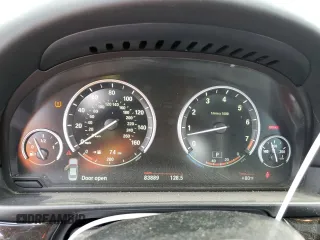 2015 BMW 5 Series 550i xDrive с VIN WBAKP9C54FD980038, выставлен на аукционе Copart как лот 56051025 с пробегом 83 889 миль миль и Списание • Salvage title. История ставок и продаж доступна на DreamBid. Изображение 9.