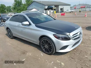 2020 Mercedes-Benz C 300 z VIN W1KWF8EB6LR599901, wystawiony jako IAAI lot #42616247 z przebiegiem 74 966 mil mil oraz . Historia ofert i sprzedaży dostępna na DreamBid. Obrazek 1.