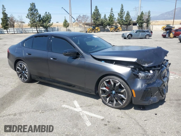 2024 BMW i5 M60 z VIN WBY43FK08RCR02396, wystawiony jako Copart lot #52411905 z przebiegiem 18 632 mil mil oraz Szkoda całkowita • Salvage title. Historia ofert i sprzedaży dostępna na DreamBid. Obrazek 4.