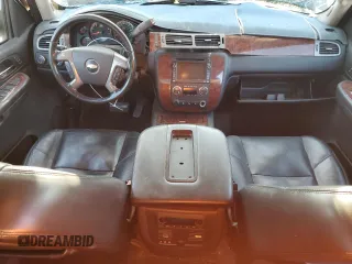 2009 Chevrolet Avalanche LTZ with VIN 3GNFK320X9G272591, listed as a Copart auction lot 75930164 with 213,252 mi miles and Salvage Title. Bid and sale history available at carsss.com. Image 8.