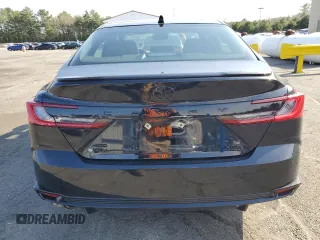 2025 Toyota Camry LE z VIN 4T1DBADK5SU015503, wystawiony jako Copart lot #51480665 z przebiegiem 3 525 mil mil oraz Szkoda całkowita • Salvage title. Historia ofert i sprzedaży dostępna na DreamBid. Obrazek 6.