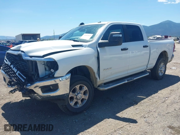 2024 Ram 2500 Big Horn with VIN 3C6UR5DJXRG275902, listed as a IAAI auction lot 42663645 with 29,066 mi miles and . Bid and sale history available at DreamBid. Image 17.