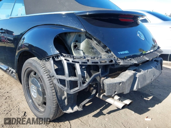 2013 Volkswagen Beetle 50s Edition with VIN 3VW5P7AT5DM829195, listed as a IAAI auction lot 42225948 with 87,202 mi miles and . Bid and sale history available at DreamBid. Image 19.