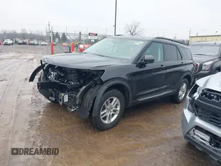 2025 Ford Explorer Active z VIN 1FMUK8DH4SGA45541, wystawiony jako IAAI lot #41492974 z przebiegiem 594 mil mil oraz . Historia ofert i sprzedaży dostępna na DreamBid. Obrazek 17.