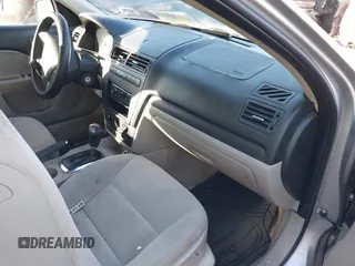 2008 Ford Fusion S with VIN 3FAHP06ZX8R181470, listed as a IAAI auction lot 41573211 with 249,337 mi miles. Bid and sale history available at carsss.com. Image 5.