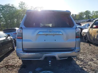 2015 Toyota 4Runner Limited with VIN JTEBU5JR8F5268924, listed as a IAAI auction lot 41984116 with 84,737 mi miles and . Bid and sale history available at carsss.com. Image 16.