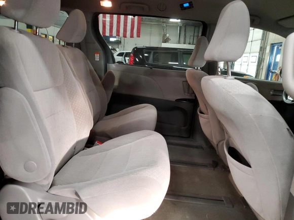 2018 Toyota Sienna LE with VIN 5TDJZ3DC7JS205622, listed as a Copart auction lot 37361044 with 50,162 mi miles and Salvage title. Bid and sale history available at DreamBid. Image 10.