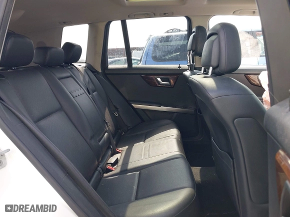 2014 Mercedes-Benz GLK-Class GLK 250 BlueTEC with VIN WDCGG0EB3EG286570, listed as a IAAI auction lot 41947819 with 166,168 mi miles. Bid and sale history available at carsss.com. Image 8.