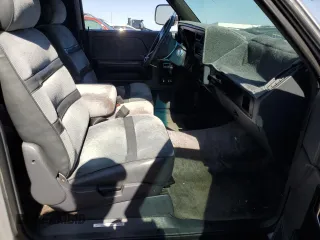 1991 Dodge Dakota z VIN 1B7GL23Y3MS309507, wystawiony jako Copart lot #58079905 z przebiegiem 90 932 mil mil oraz Szkoda całkowita • Salvage title. Historia ofert i sprzedaży dostępna na DreamBid. Obrazek 10.