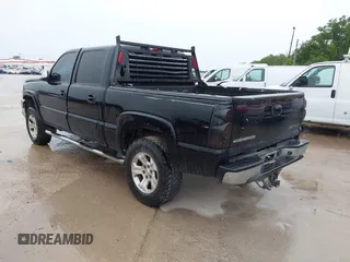 2005 Chevrolet Silverado 1500 LT with VIN 2GCEK13T451222239, listed as a IAAI auction lot 42035279 with 191,439 mi miles and . Bid and sale history available at DreamBid. Image 3.