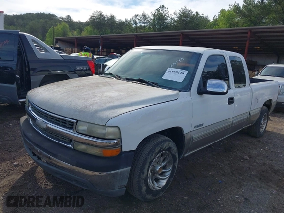 2000 Chevrolet Silverado 1500 with VIN 2GCEC19V3Y1329826, listed as a IAAI auction lot 41869149 with 240,513 mi miles. Bid and sale history available at carsss.com. Image 2.
