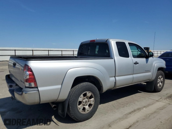 2010 Toyota Tacoma z VIN 5TEUU4EN1AZ740210, wystawiony jako Copart lot #58001235 z przebiegiem 126 682 mil mil oraz Szkoda całkowita • Salvage title. Historia ofert i sprzedaży dostępna na DreamBid. Obrazek 3.