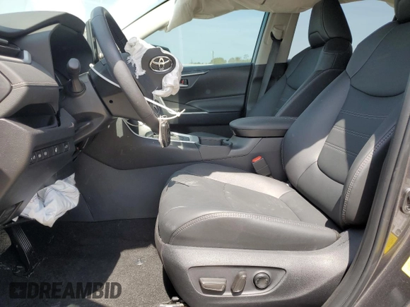 2024 Toyota RAV4 XLE Premium z VIN 2T3C1RFV1RC302246, wystawiony jako Copart lot #58037005 z przebiegiem 6 225 mil mil oraz Szkoda całkowita • Salvage title. Historia ofert i sprzedaży dostępna na DreamBid. Obrazek 7.