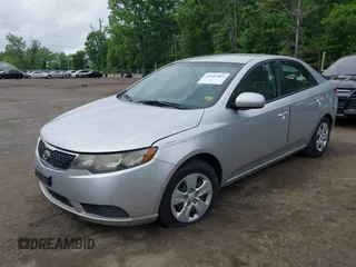2013 Kia Forte LX z VIN KNAFT4A29D5724932, wystawiony jako IAAI lot #42187065 z przebiegiem Nie podano mil oraz . Historia ofert i sprzedaży dostępna na DreamBid. Obrazek 2.