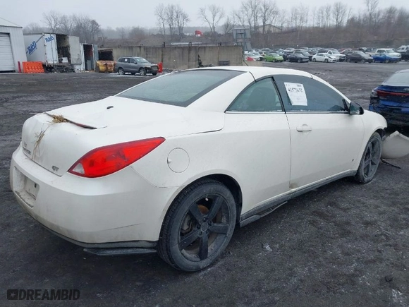 2007 Pontiac G6 GT with VIN 1G2ZH36N074270552, listed as a IAAI auction lot 41575632 with NaN miles. Bid and sale history available at carsss.com. Image 4.