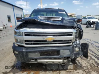 2019 Chevrolet Silverado 3500HD High Country with VIN 1GC4KYEY1KF159943, listed as a Copart auction lot 63991964 with 151,930 mi miles and Salvage Title. Bid and sale history available at carsss.com. Image 5.