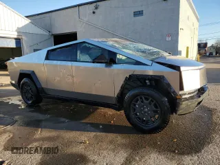 2024 Tesla Cybertruck Cyberbeast z VIN 7G2CEHEE3RA017028, wystawiony jako Copart lot #80123944 z przebiegiem 4 335 mil mil oraz Szkoda całkowita • Salvage title. Historia ofert i sprzedaży dostępna na DreamBid. Obrazek 4.