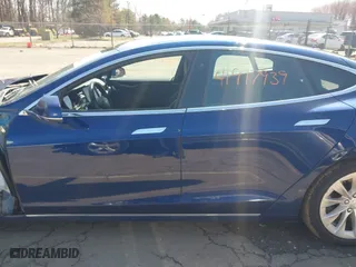 2018 Tesla Model S 75D with VIN 5YJSA1E2XJF285301, listed as a IAAI auction lot 41917939 with 80,470 mi miles. Bid and sale history available at carsss.com. Image 15.