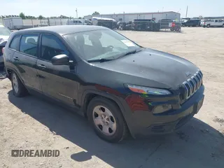 2015 Jeep Cherokee Sport z VIN 1C4PJMAB5FW533924, wystawiony jako IAAI lot #42245990 z przebiegiem 202 480 mil mil oraz . Historia ofert i sprzedaży dostępna na DreamBid. Obrazek 1.