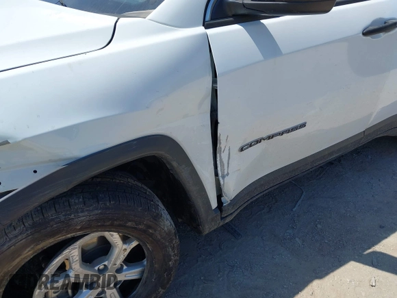 2024 Jeep Compass Sport с VIN 3C4NJDANXRT166403, выставлен на аукционе IAAI как лот 42248305 с пробегом 20 907 миль миль и . История ставок и продаж доступна на DreamBid. Изображение 21.