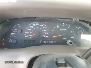 2004 Ford F-250 XL с VIN 1FTNX20L94EB65979, выставлен на аукционе Copart как лот 57833135 с пробегом 231 436 миль миль и Чистый • Clean title. История ставок и продаж доступна на DreamBid. Изображение 9.