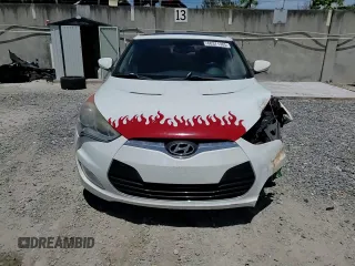 2013 Hyundai Veloster w/Gray Int with VIN KMHTC6AD1DU166305, listed as a Copart auction lot 60371385 with 88,101 mi miles and Salvage title. Bid and sale history available at DreamBid. Image 13.