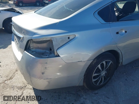 2015 Nissan Altima S with VIN 1N4AL3AP4FN304233, listed as a IAAI auction lot 41463418 with 233,084 mi miles and . Bid and sale history available at carsss.com. Image 6.