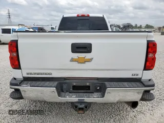 2019 Chevrolet Silverado 3500HD LTZ z VIN 1GC4KXEYXKF162334, wystawiony jako Copart lot #57186785 z przebiegiem 129 564 mil mil oraz Szkoda całkowita • Salvage title. Historia ofert i sprzedaży dostępna na DreamBid. Obrazek 6.