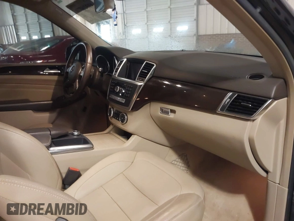 2014 Mercedes-Benz M 350 with VIN 4JGDA5HB5EA412462, listed as a IAAI auction lot 41328771 with 160,856 mi miles and . Bid and sale history available at carsss.com. Image 5.