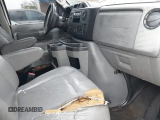 2010 Ford Econoline Cargo Commercial z VIN 1FTNE2EW7ADA73425, wystawiony jako IAAI lot #41697733 z przebiegiem 441 452 mil mil oraz . Historia ofert i sprzedaży dostępna na DreamBid. Obrazek 5.