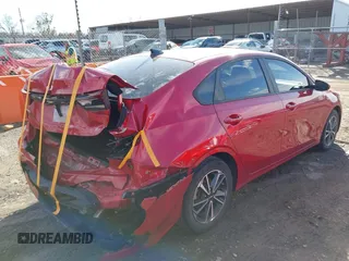 2022 Kia Forte LXS z VIN 3KPF24AD3NE490610, wystawiony jako IAAI lot #41710588 z przebiegiem 47 183 mil mil oraz . Historia ofert i sprzedaży dostępna na DreamBid. Obrazek 4.