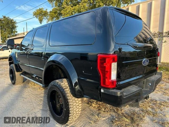 2004 Ford Excursion Eddie Bauer with VIN 1FMSU45P14EA06923, listed as a Copart auction lot 52830855 with 186,217 mi miles and Clean Title. Bid and sale history available at DreamBid. Image 2.