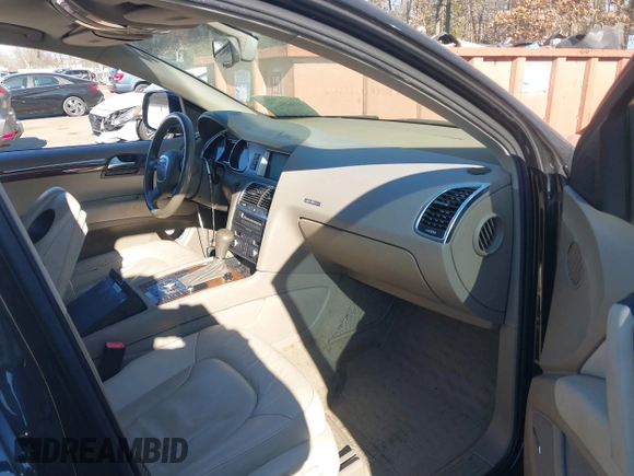2009 Audi Q7 Premium Plus z VIN WA1AY74LX9D016829, wystawiony jako IAAI lot #41636498 z przebiegiem 220 250 mil mil oraz . Historia ofert i sprzedaży dostępna na DreamBid. Obrazek 5.