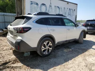 2020 Subaru Outback Touring XT with VIN 4S4BTGPD4L3187047, listed as a Copart auction lot 52492515 with 62,620 mi miles and Salvage Title. Bid and sale history available at carsss.com. Image 3.