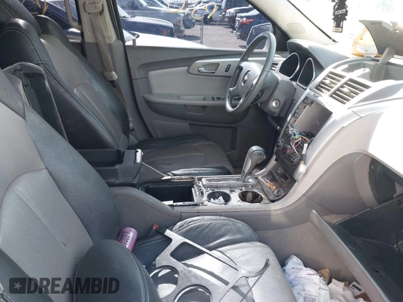 2011 Chevrolet Traverse 1LT z VIN 1GNKRGED1BJ288778, wystawiony jako IAAI lot #42064961 z przebiegiem 229 685 mil mil oraz . Historia ofert i sprzedaży dostępna na DreamBid. Obrazek 5.