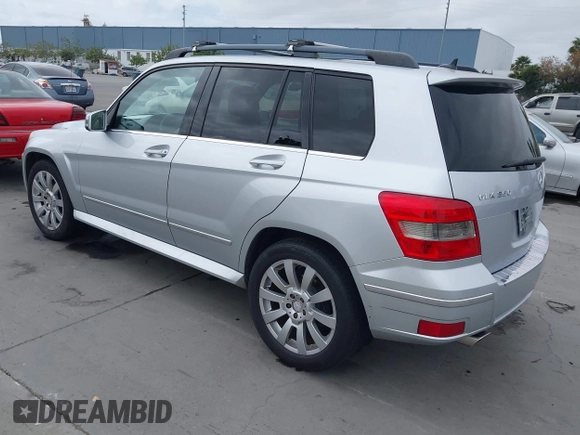 2010 Mercedes-Benz GLK GLK 350 with VIN WDCGG8HB1AF486972, listed as a IAAI auction lot 42109132 with 177,747 mi miles. Bid and sale history available at carsss.com. Image 3.