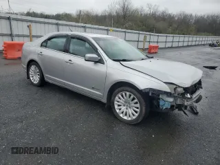 2010 Ford Fusion Hybrid z VIN 3FADP0L30AR122805, wystawiony jako Copart lot #52276255 z przebiegiem 146 073 mil mil oraz Szkoda całkowita • Salvage title. Historia ofert i sprzedaży dostępna na DreamBid. Obrazek 4.