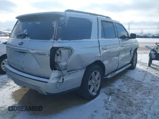 2018 Ford Expedition XLT with VIN 1FMJU1HT0JEA65668, listed as a IAAI auction lot 41005737 with 141,642 mi miles. Bid and sale history available at carsss.com. Image 4.